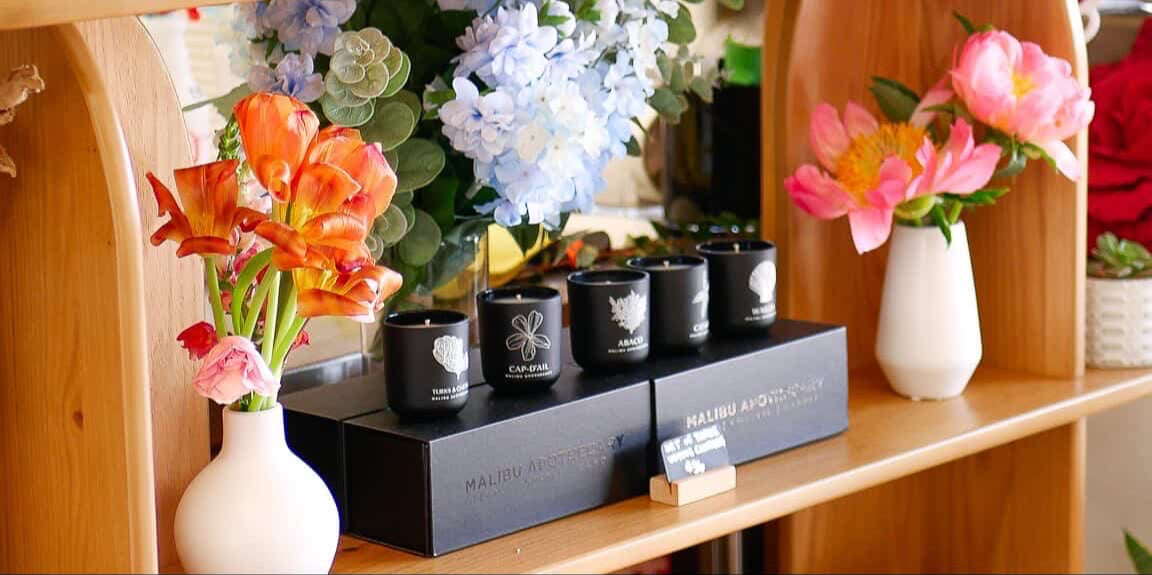 One of Malibu apothecary's stockist selling the votive discovery set with matte black votives